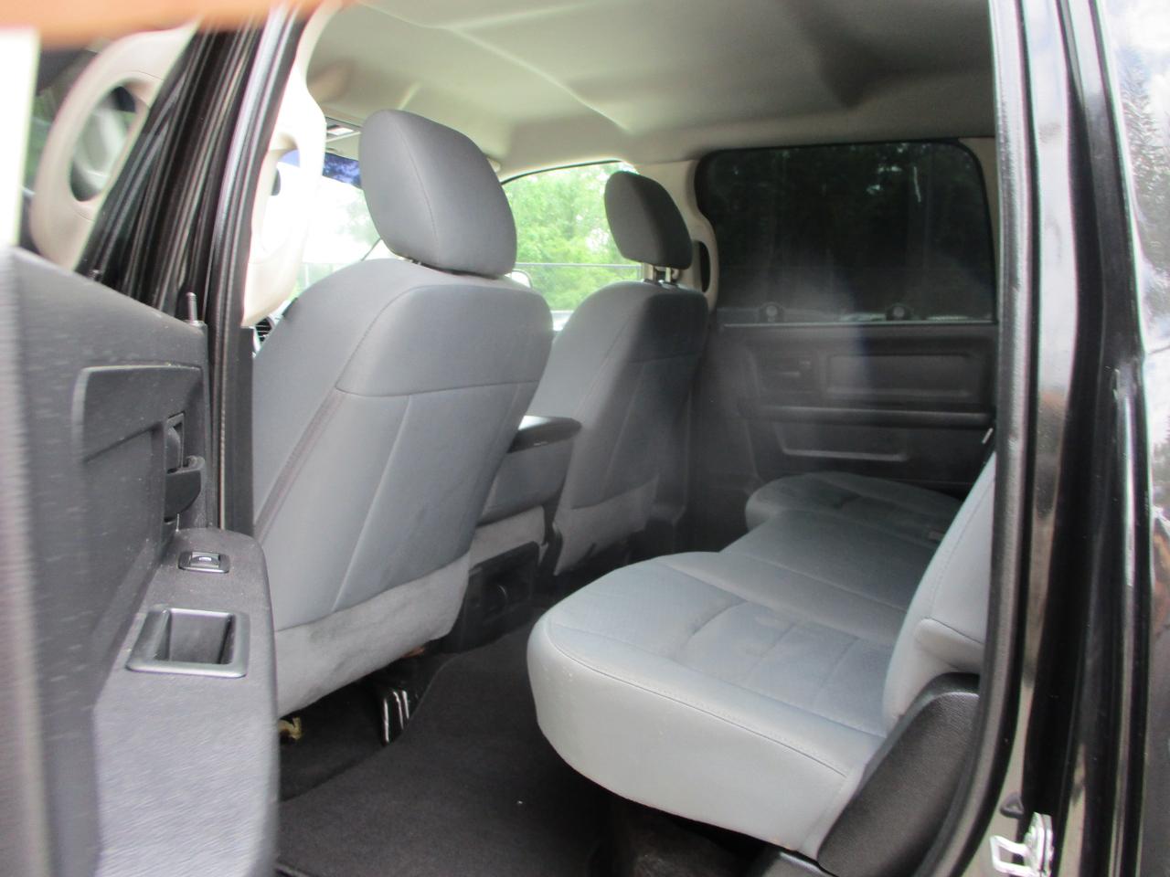 RAM 2500 Tradesman Crew Cab SWB 4WD 2016