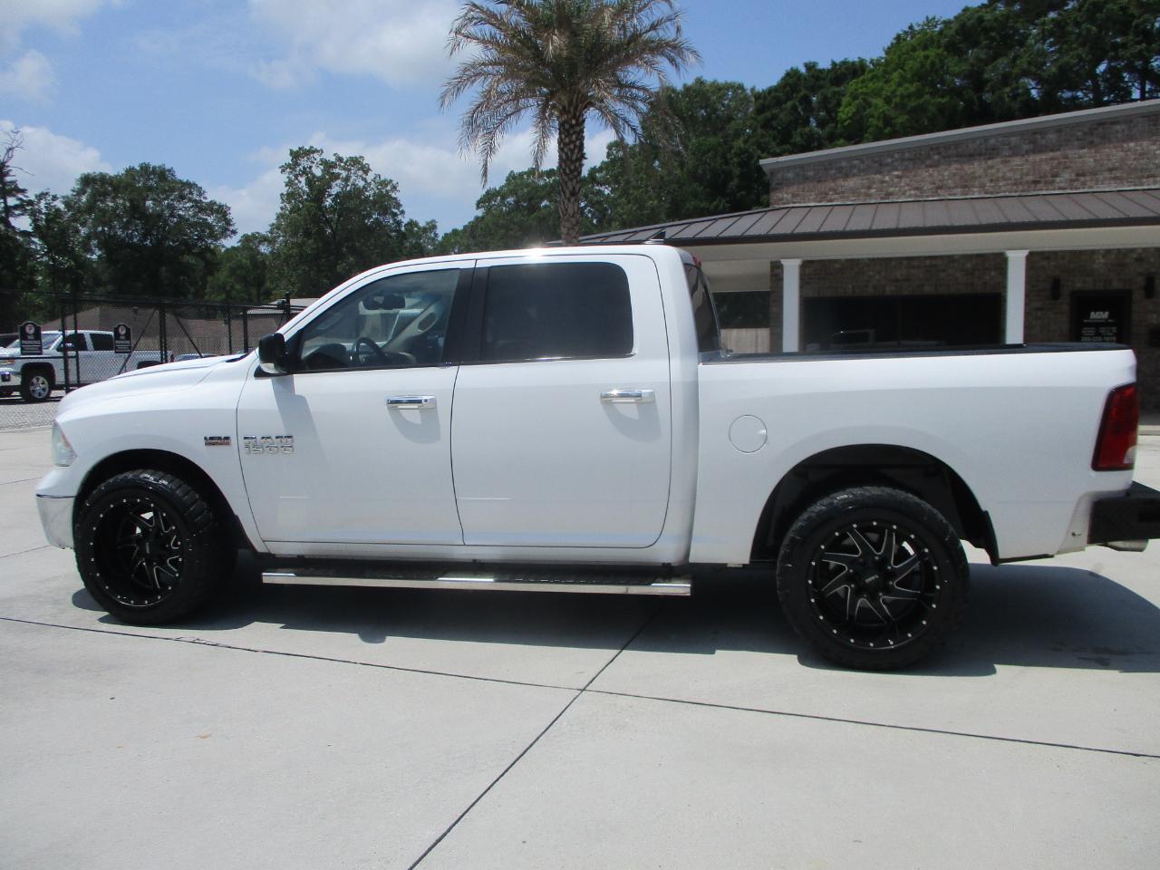 RAM 1500 4WD Crew Cab 140.5" Lone Star 2014