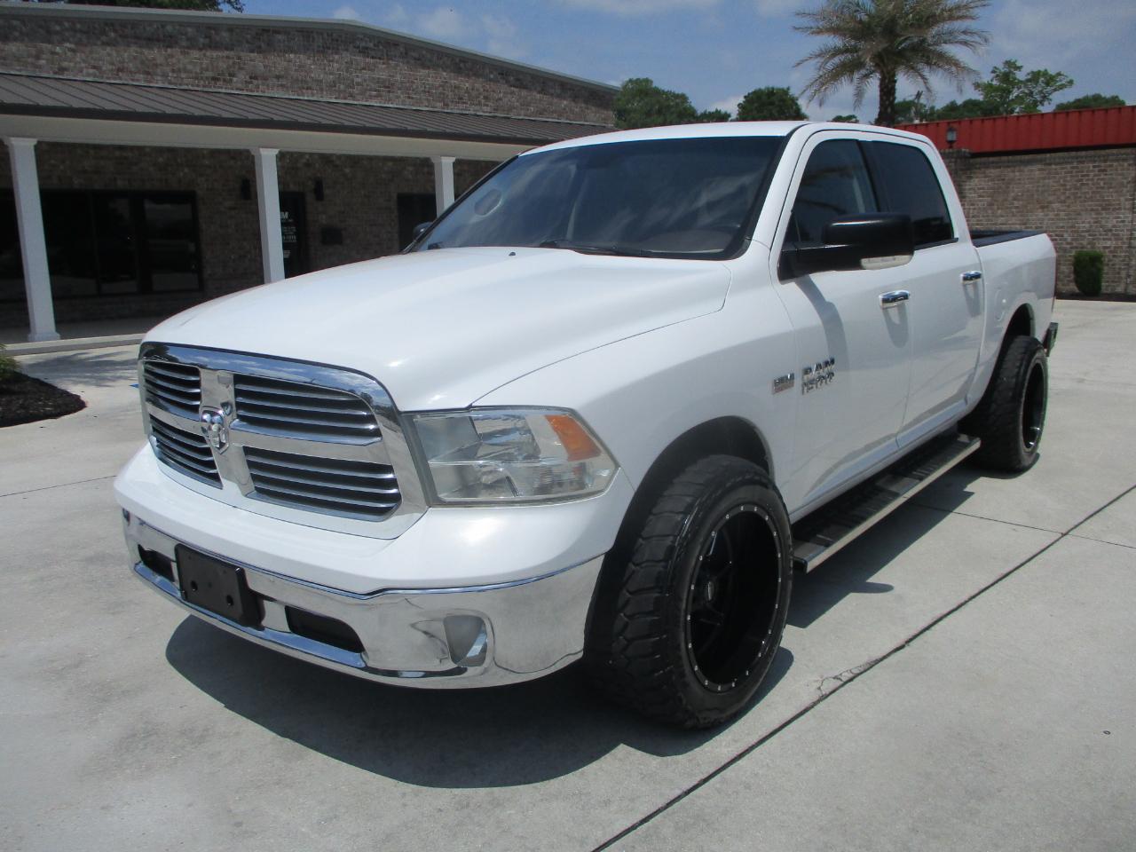 RAM 1500 4WD Crew Cab 140.5" Lone Star 2014