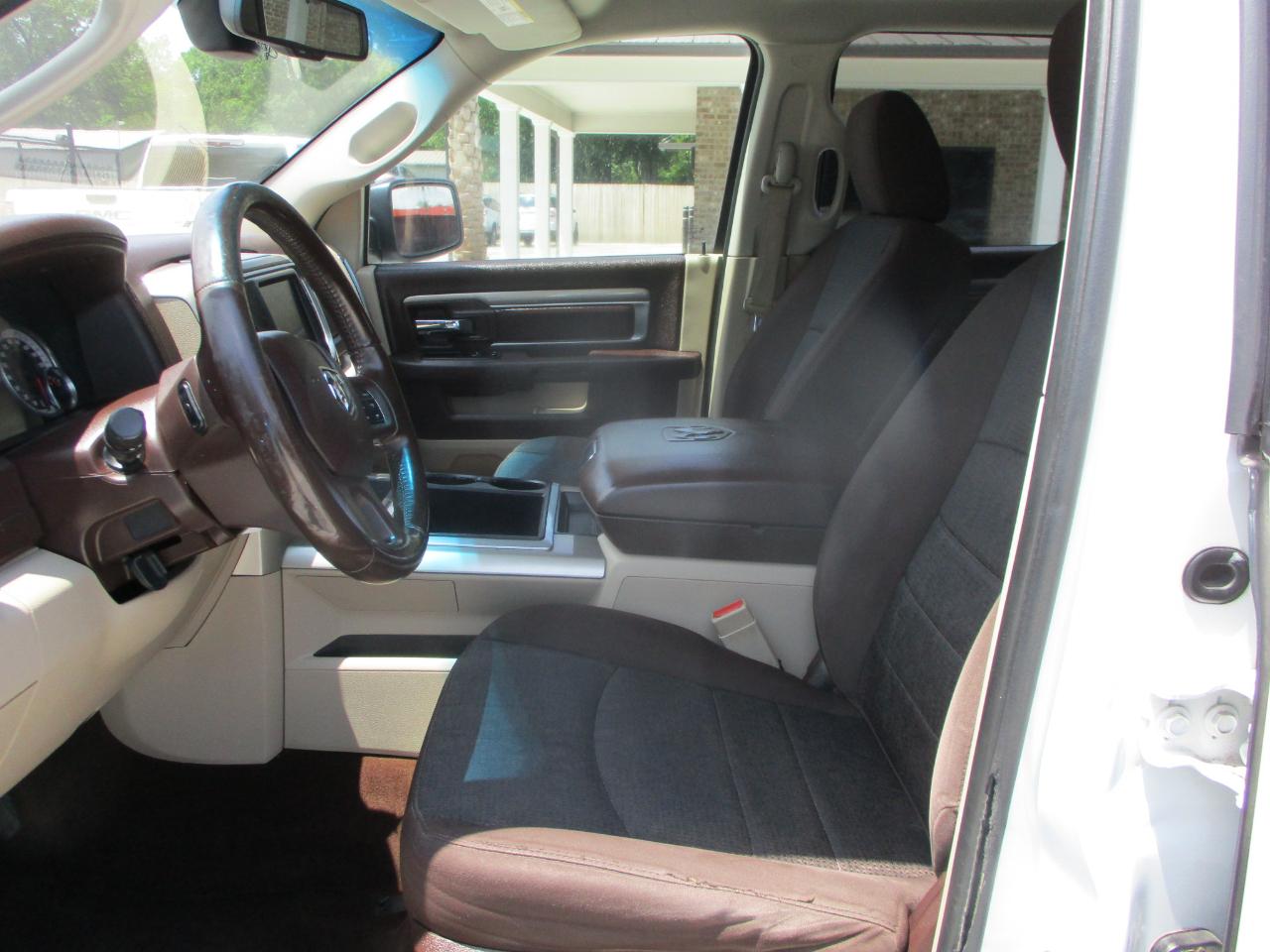 RAM 1500 4WD Crew Cab 140.5" Lone Star 2014