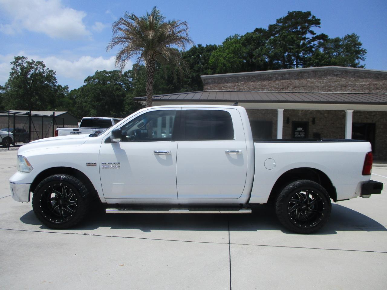 RAM 1500 4WD Crew Cab 140.5" Lone Star 2014
