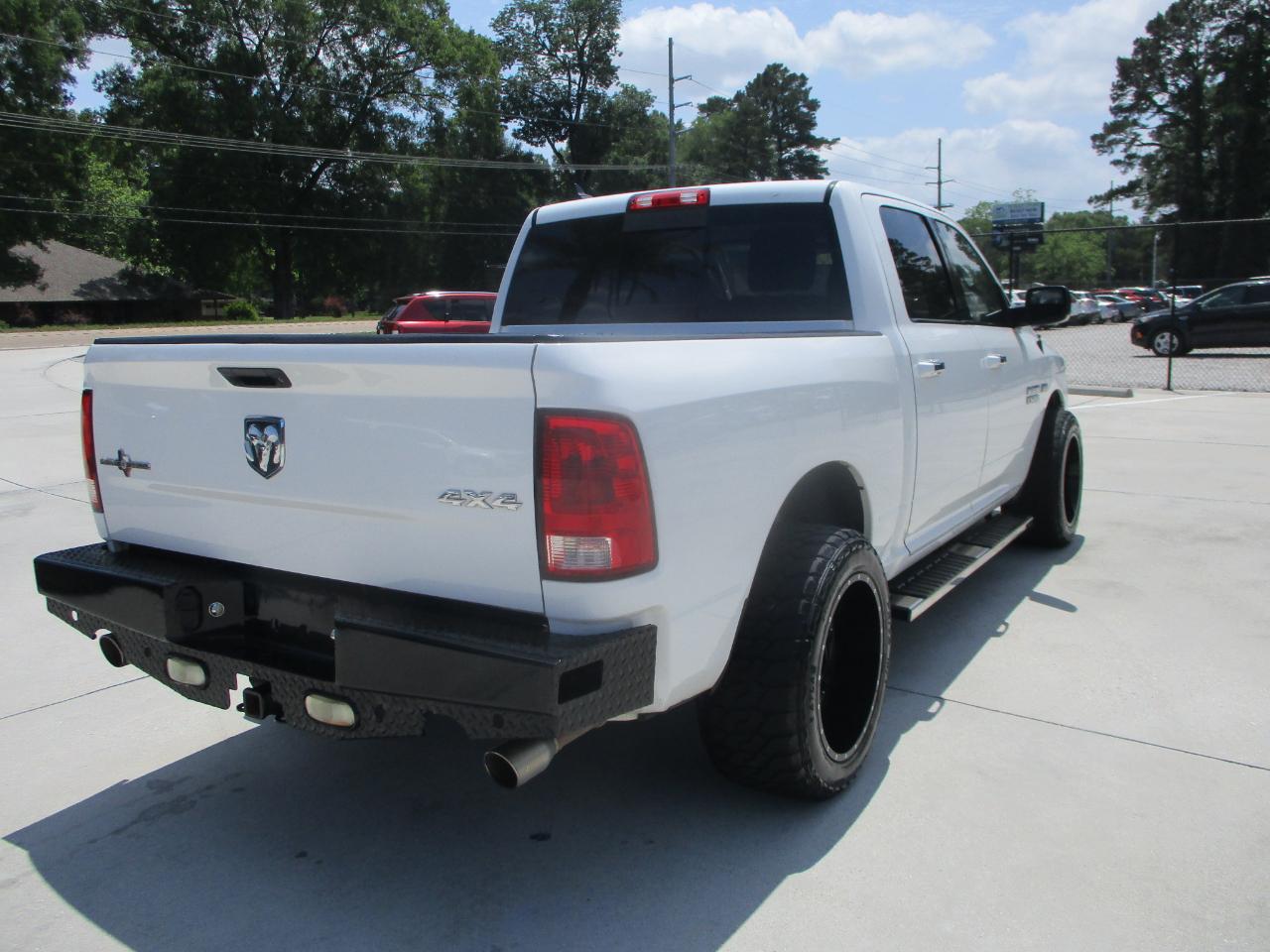 RAM 1500 4WD Crew Cab 140.5" Lone Star 2014