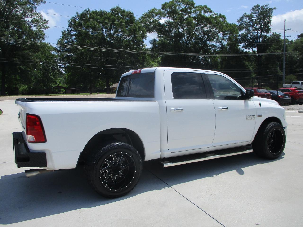 RAM 1500 4WD Crew Cab 140.5" Lone Star 2014