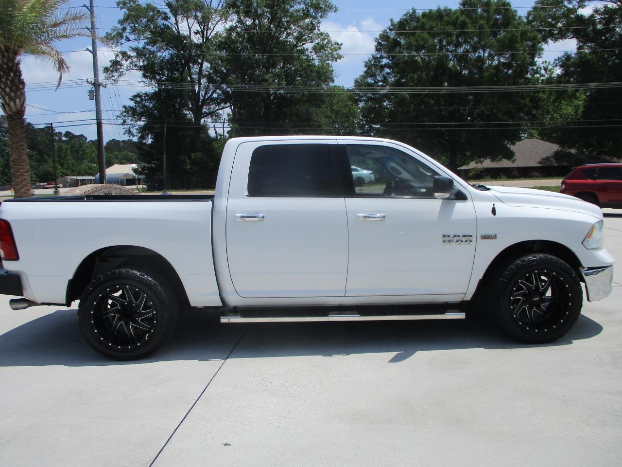 RAM 1500 4WD Crew Cab 140.5" Lone Star 2014