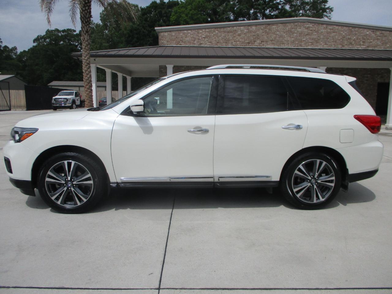 Nissan Pathfinder Platinum 2WD 2019
