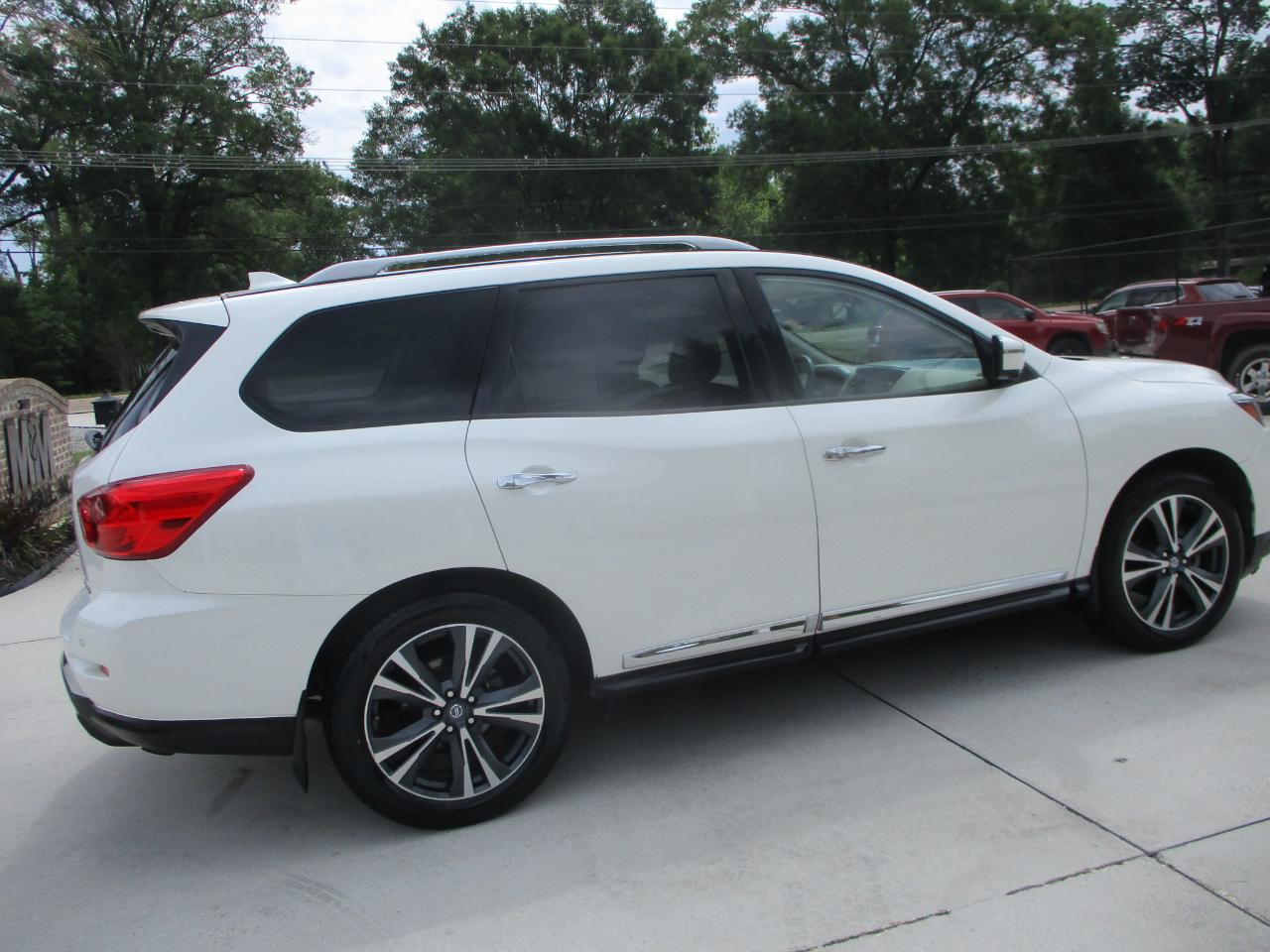 Nissan Pathfinder Platinum 2WD 2019
