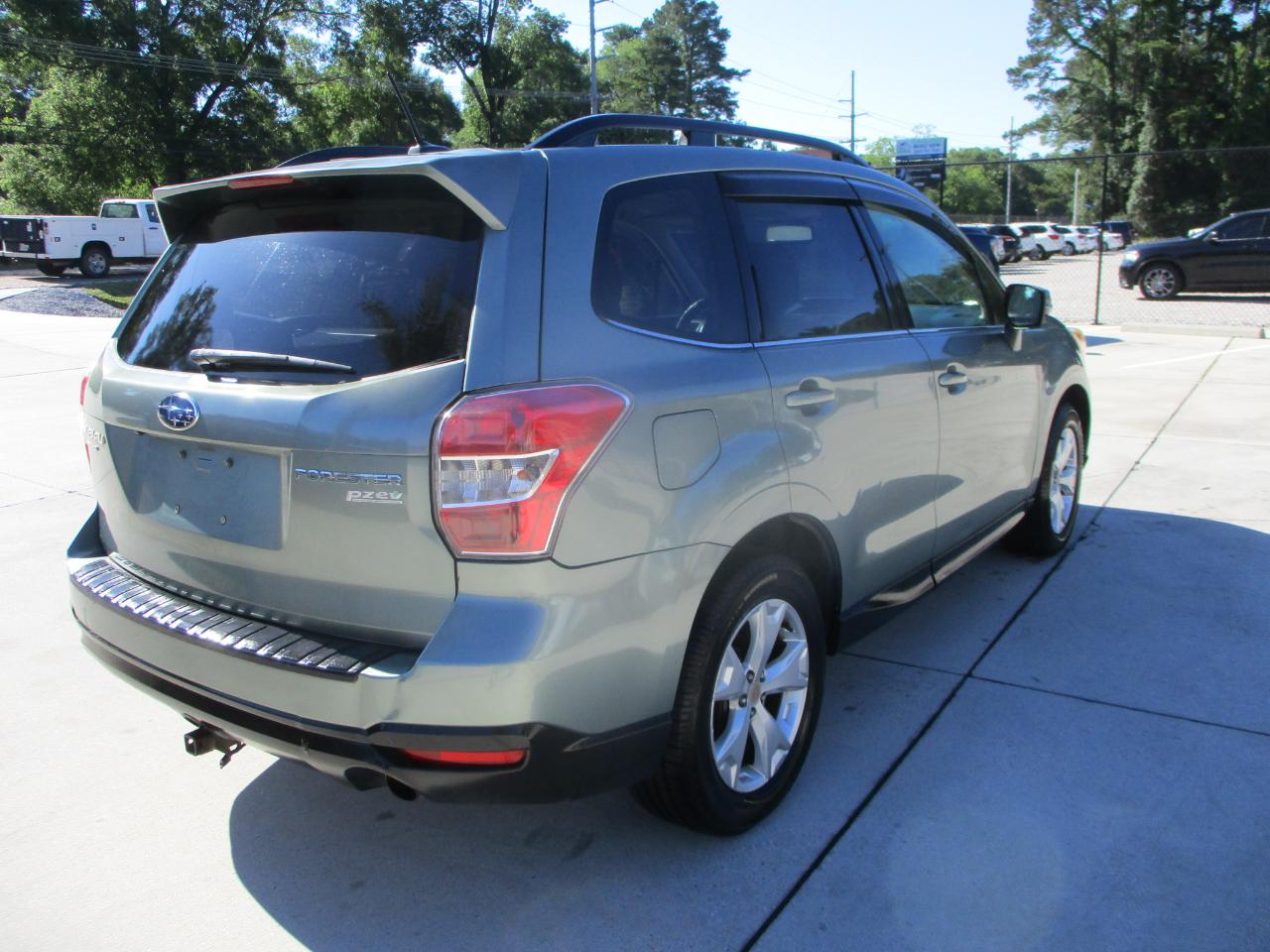 Subaru Forester 2.5i Touring 2014