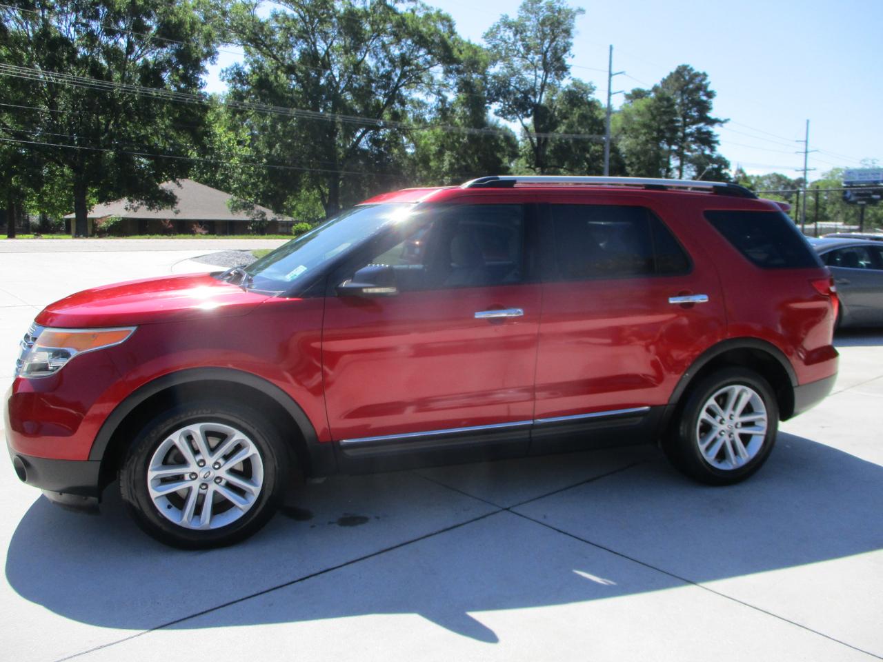 Ford Explorer XLT FWD 2012