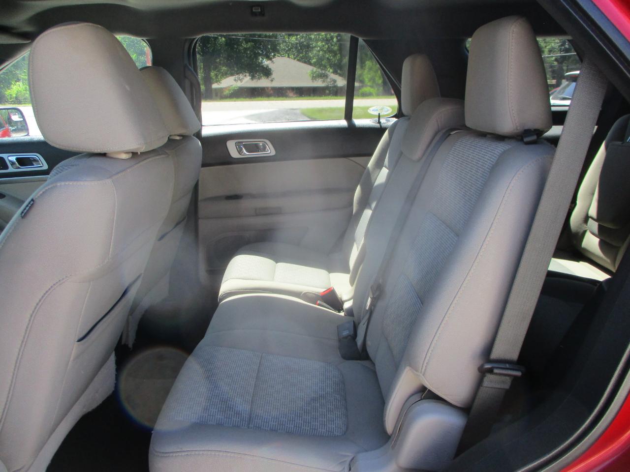 Ford Explorer XLT FWD 2012