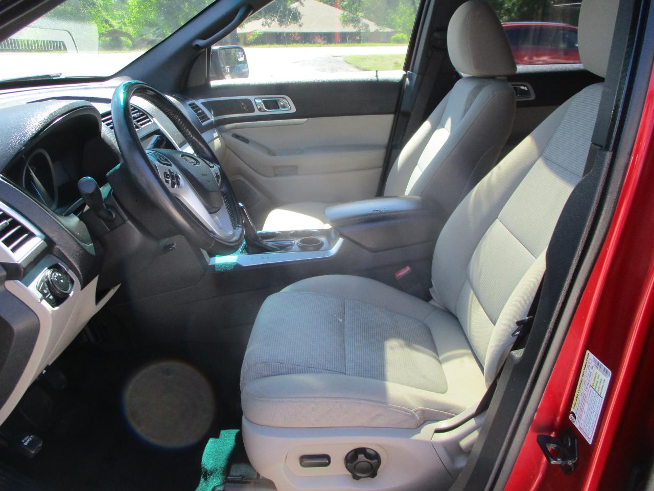 Ford Explorer XLT FWD 2012