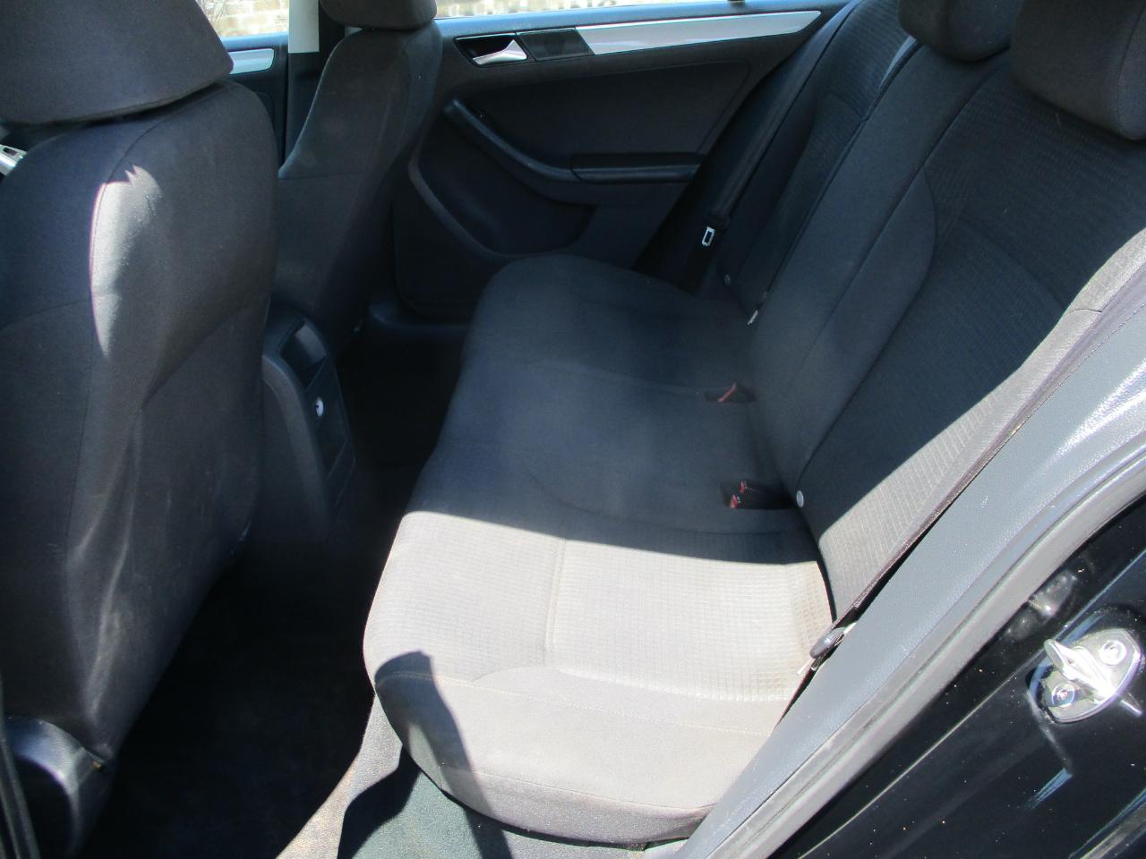 Volkswagen Jetta SE 6A 2015