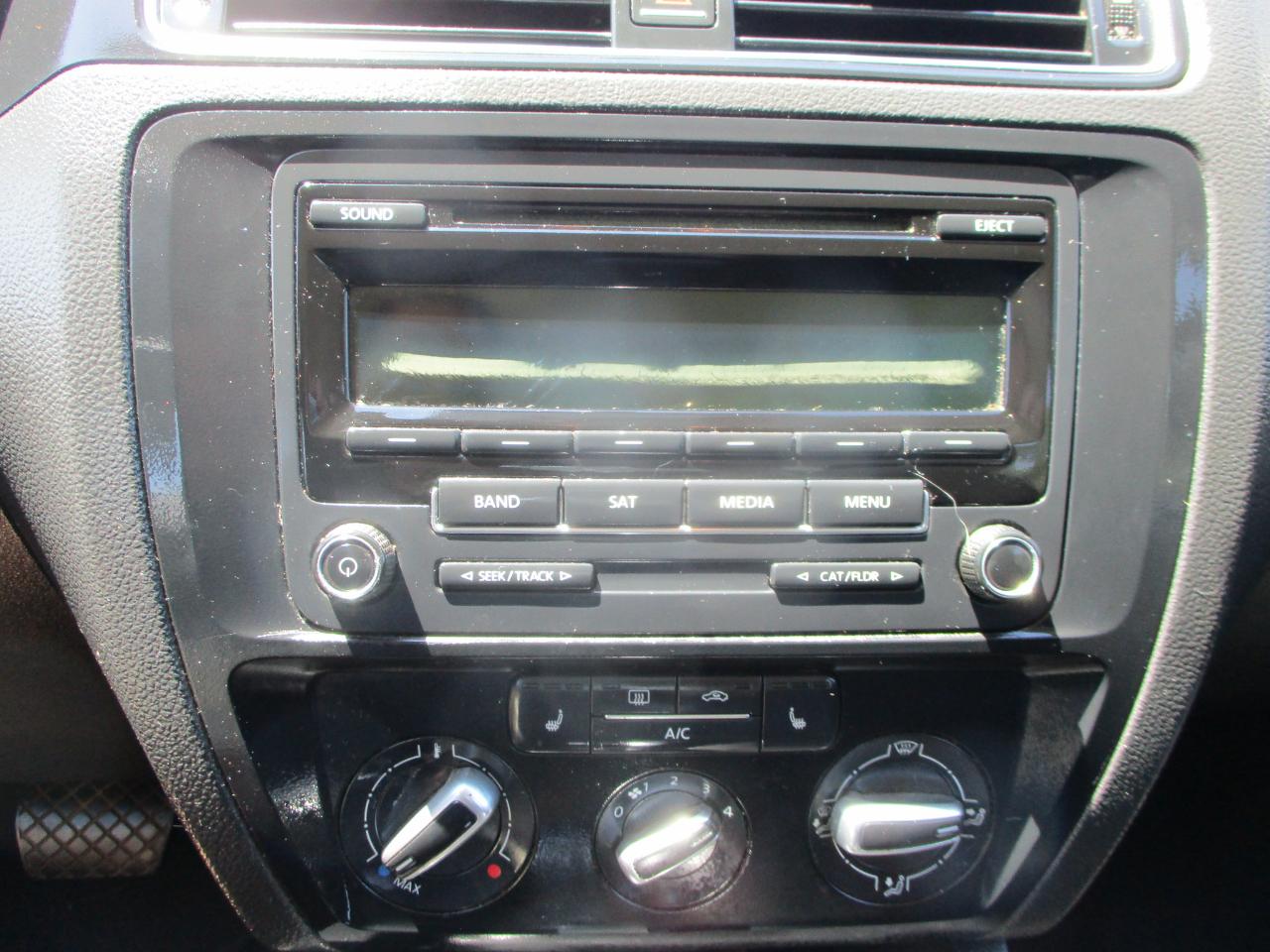 Volkswagen Jetta SE 6A 2015
