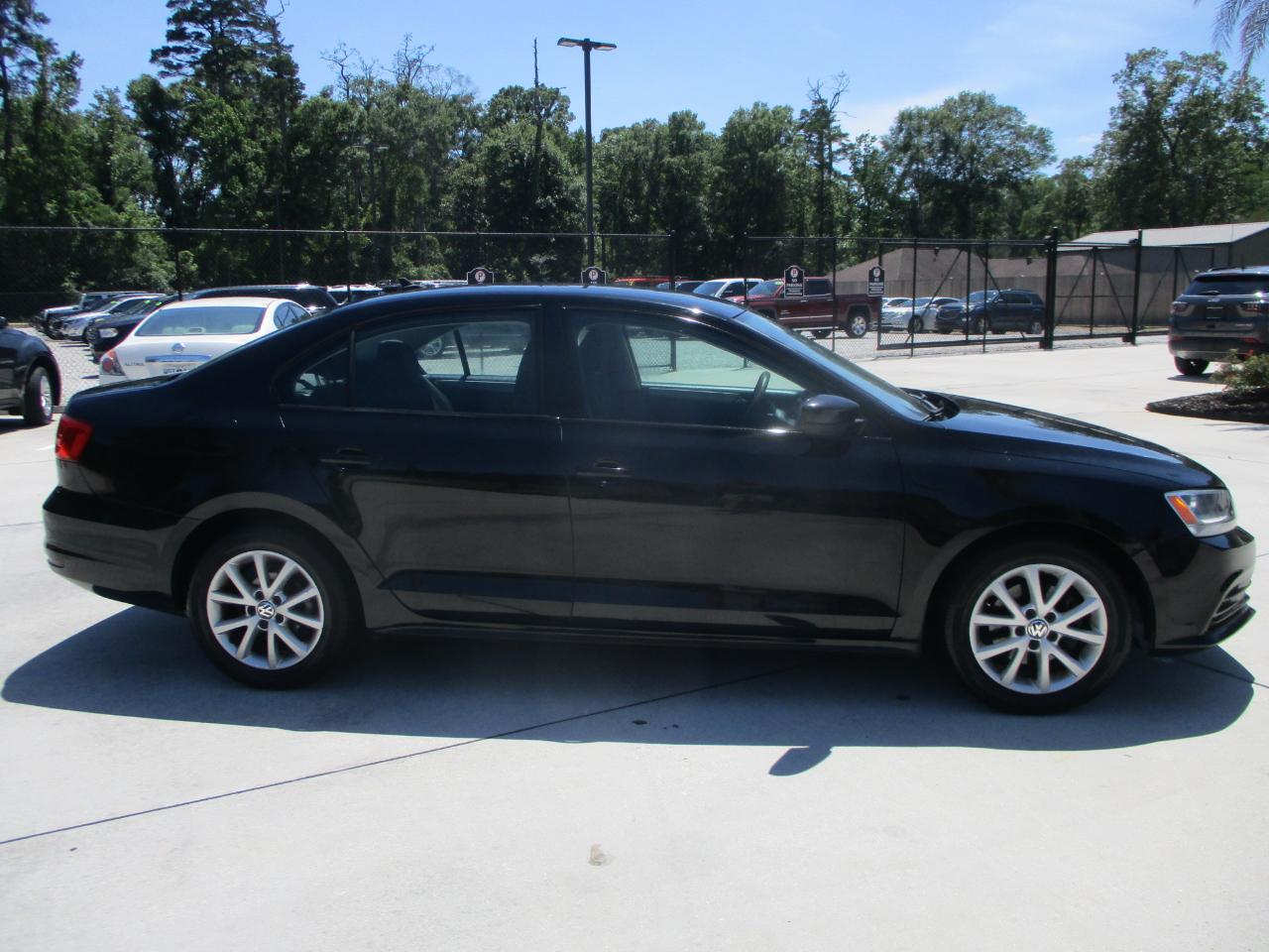 Volkswagen Jetta SE 6A 2015