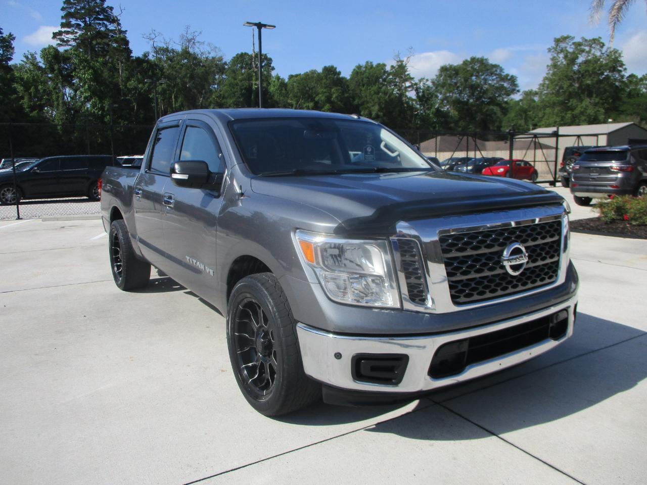Nissan Titan SV Crew Cab 2WD 2018