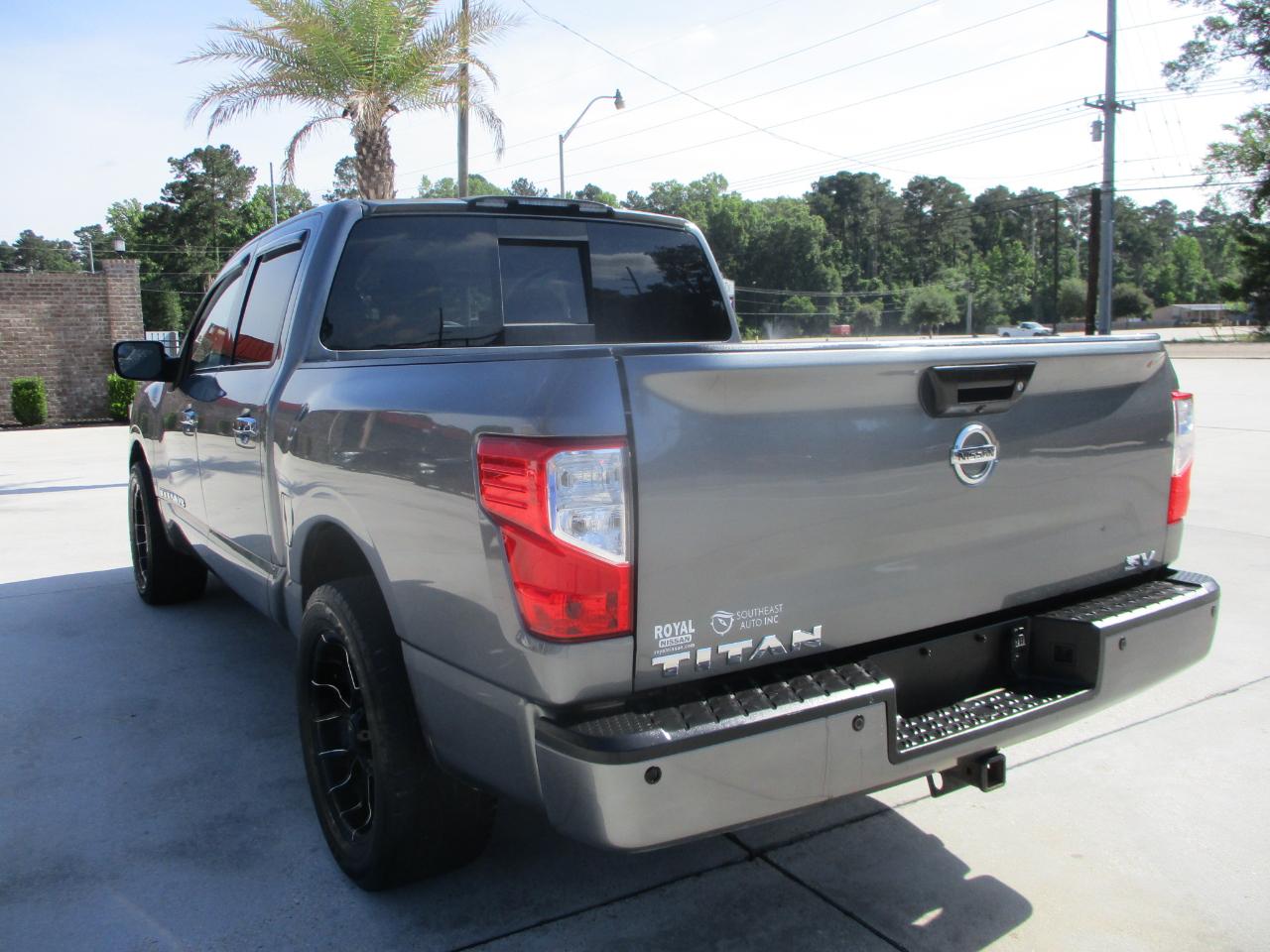 Nissan Titan SV Crew Cab 2WD 2018