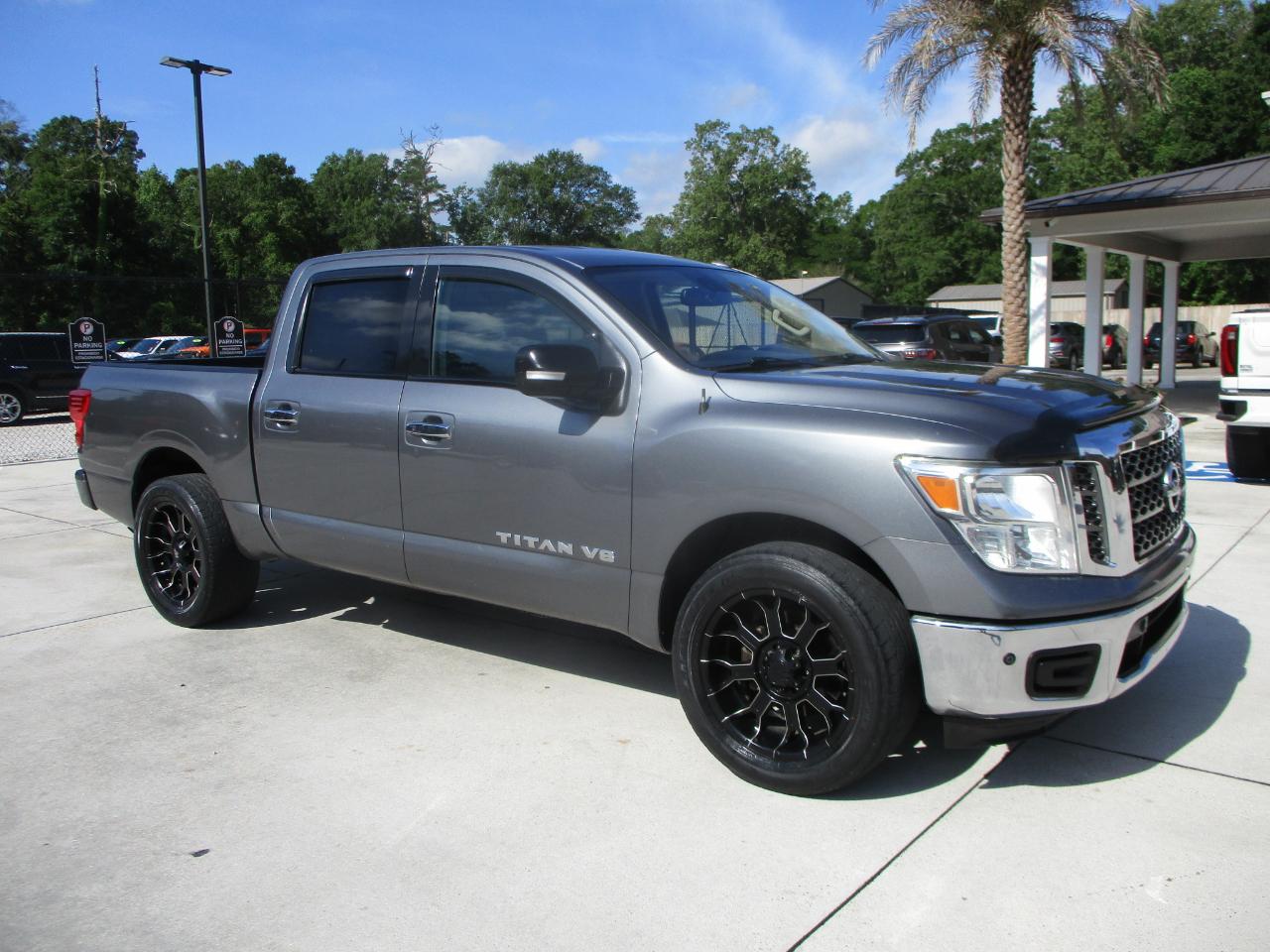 Nissan Titan SV Crew Cab 2WD 2018