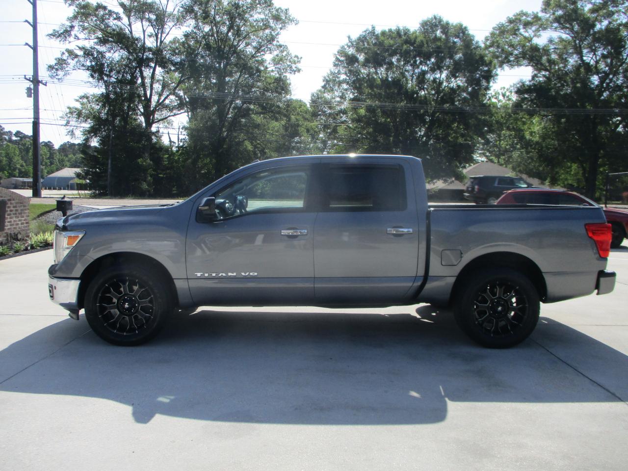 Nissan Titan SV Crew Cab 2WD 2018