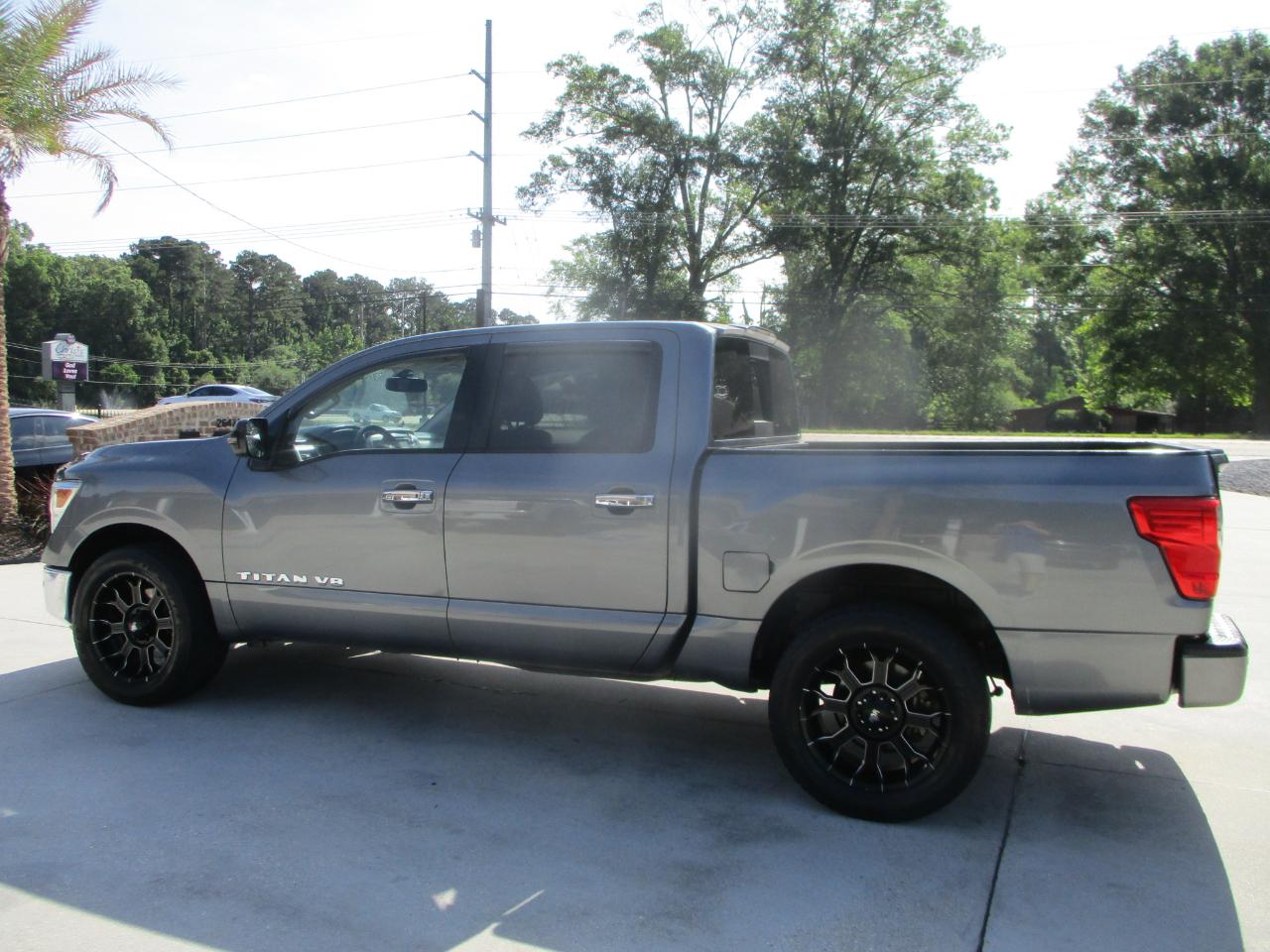 Nissan Titan SV Crew Cab 2WD 2018