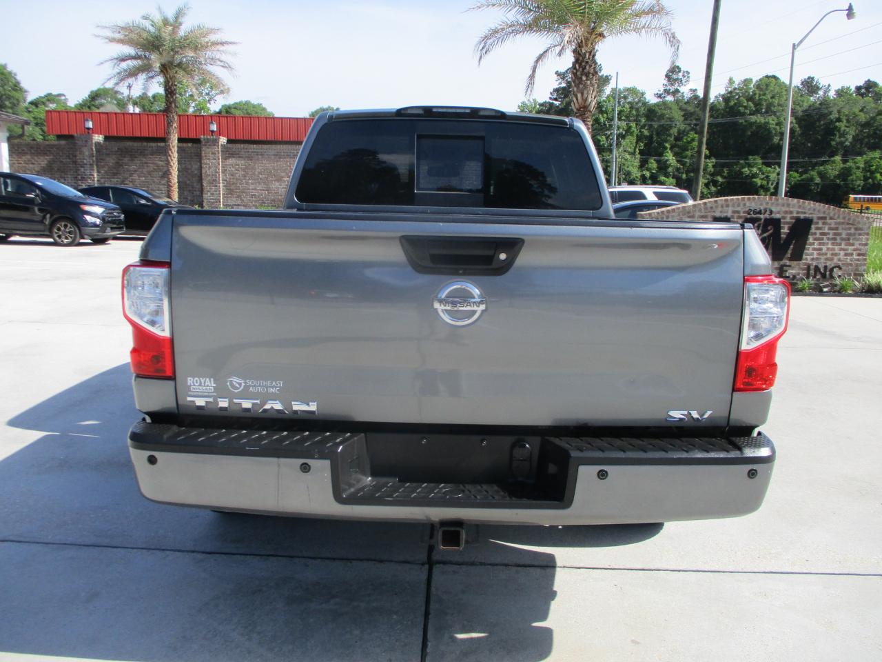 Nissan Titan SV Crew Cab 2WD 2018