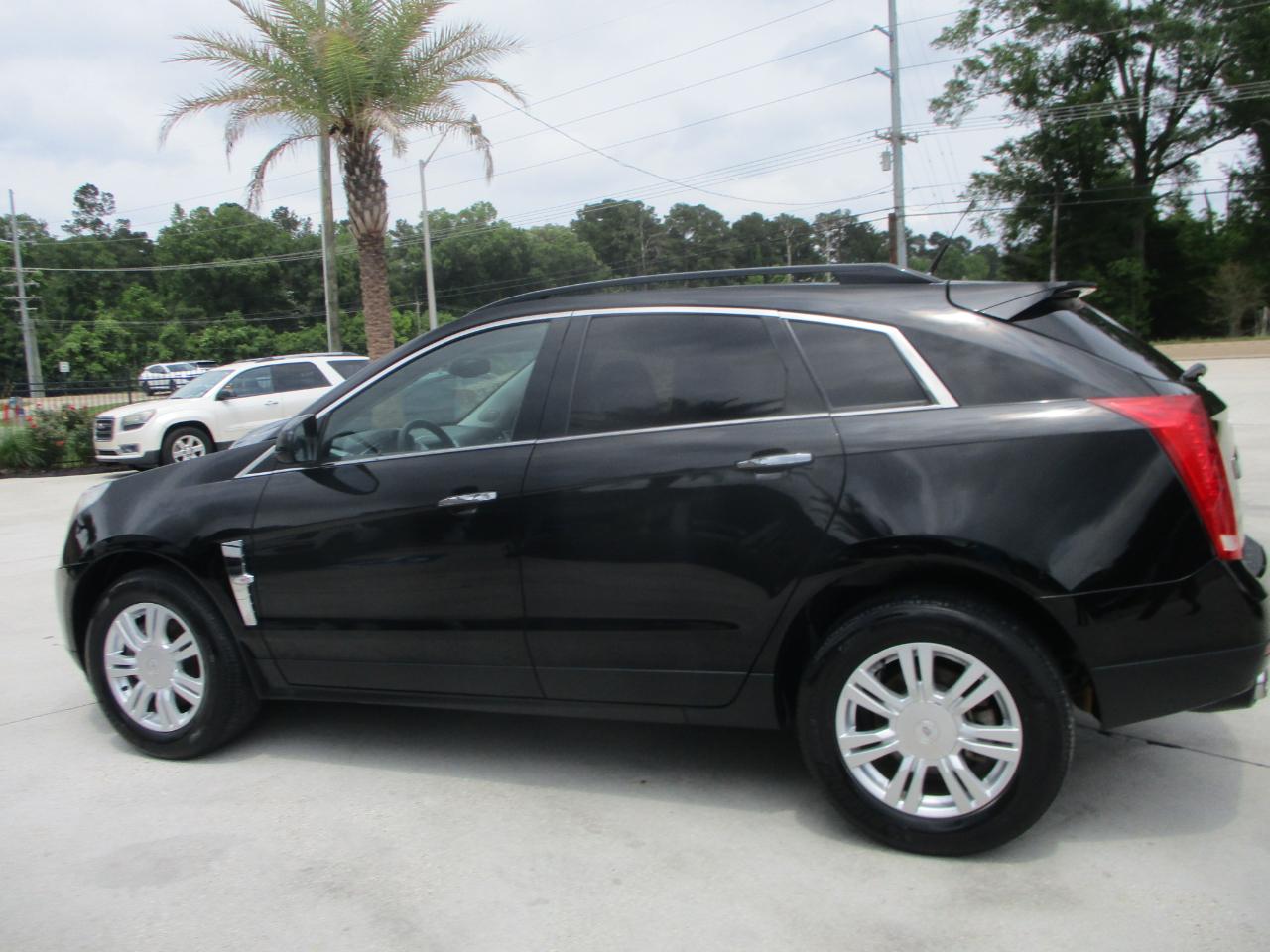 Cadillac SRX Base 2012