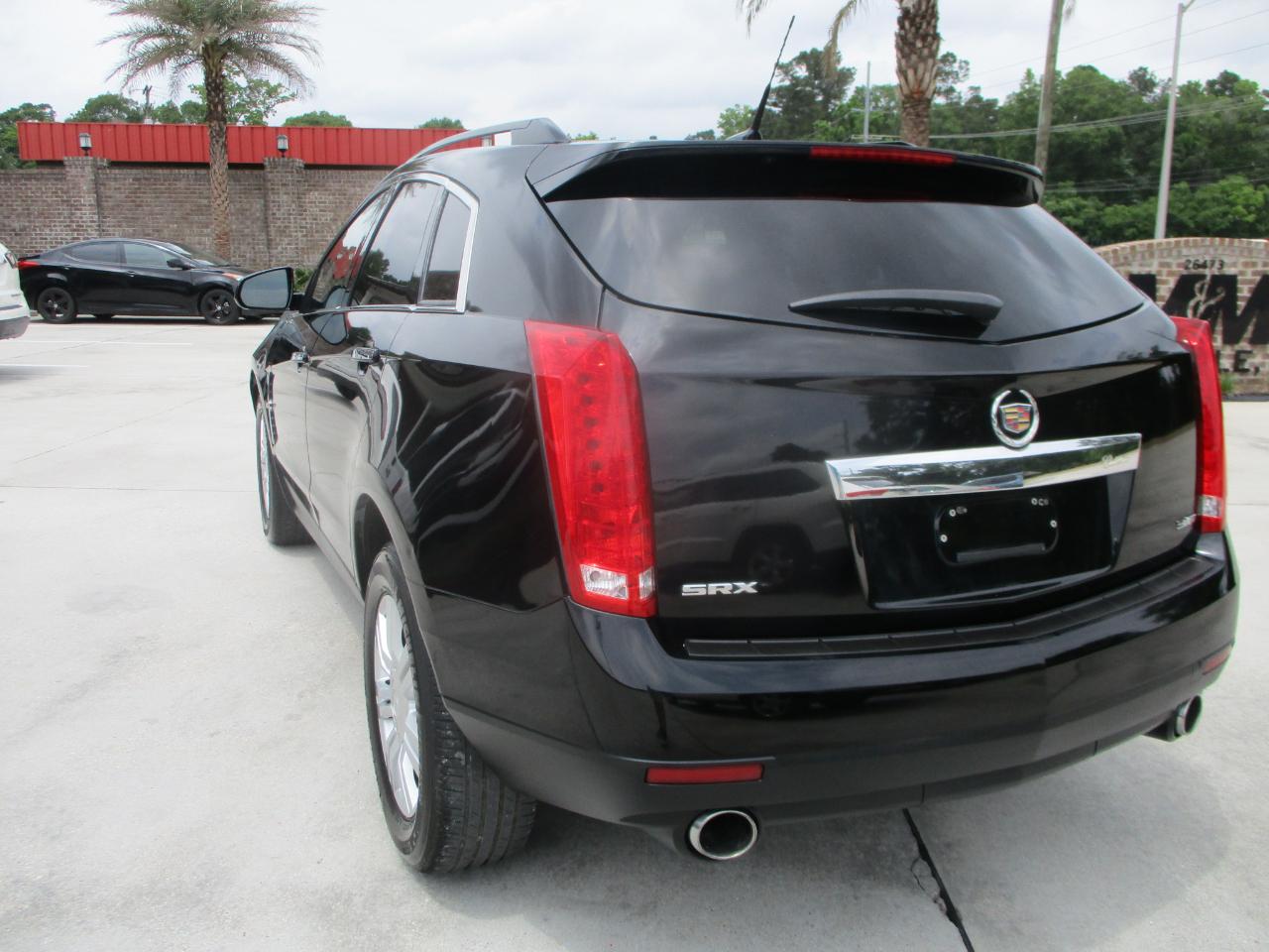 Cadillac SRX Base 2012