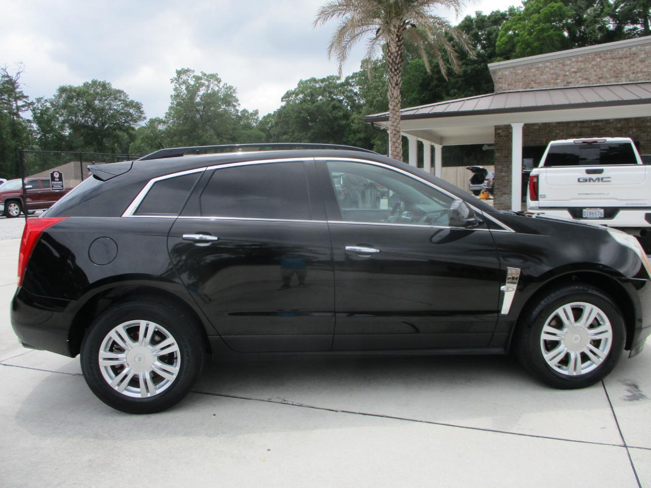 Cadillac SRX Base 2012