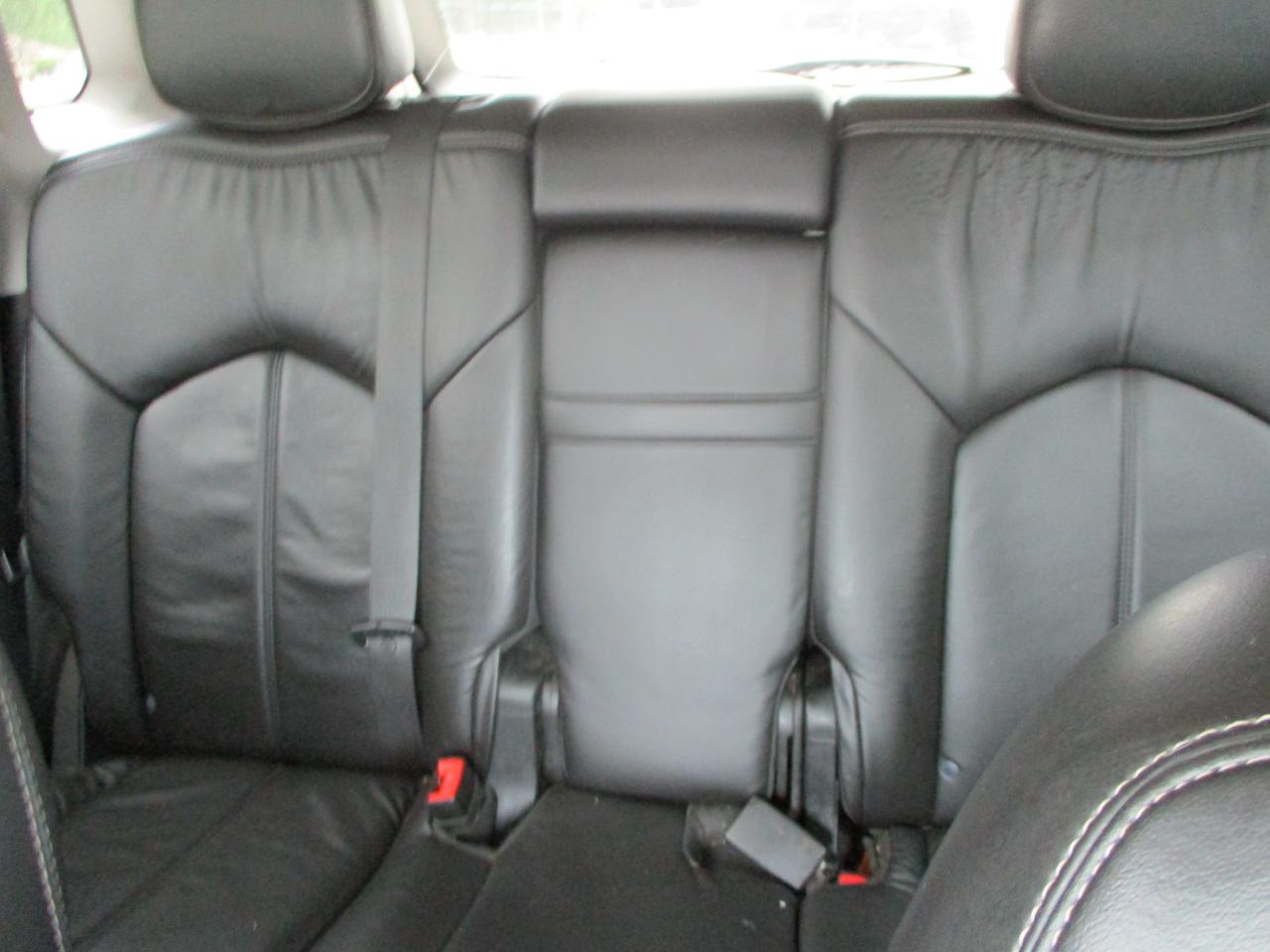Cadillac SRX Base 2012