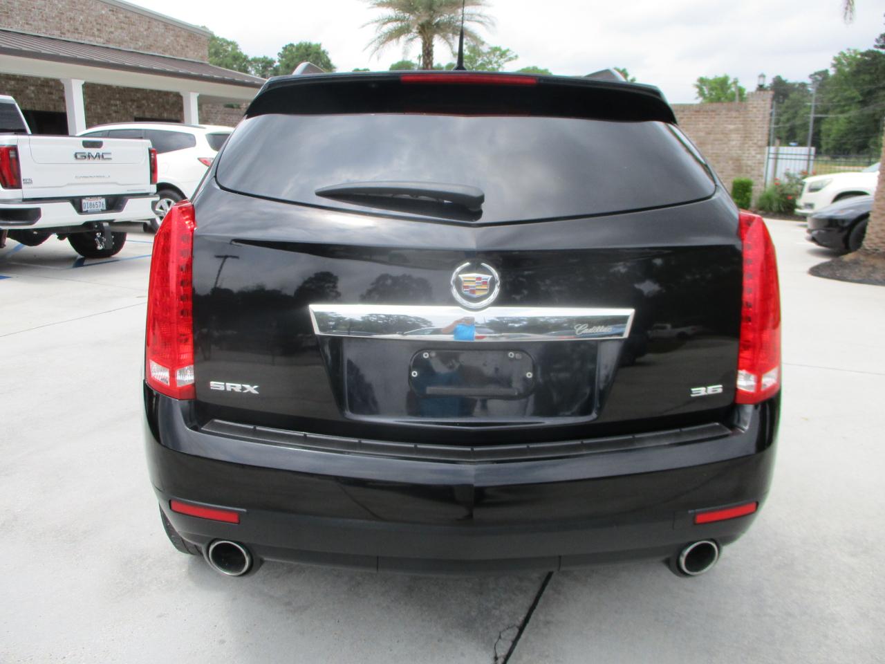 Cadillac SRX Base 2012