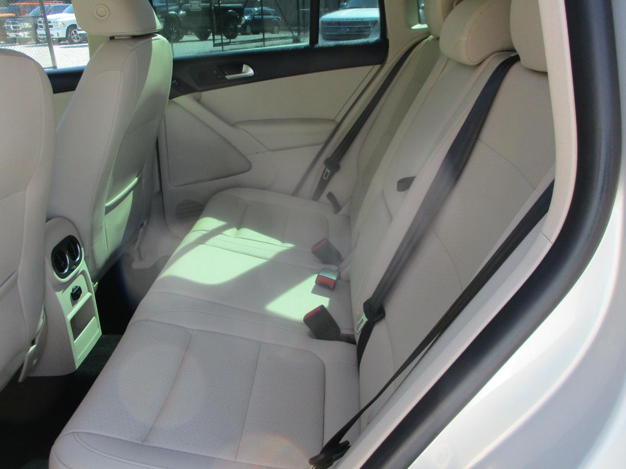 Volkswagen Tiguan S 2013