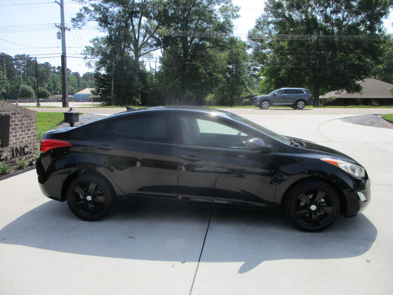 Hyundai Elantra GLS M/T 2013