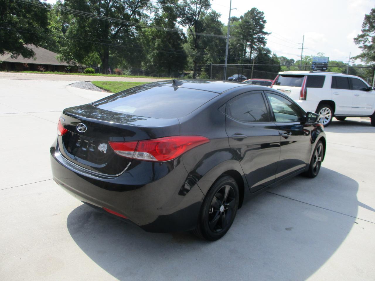 Hyundai Elantra GLS M/T 2013