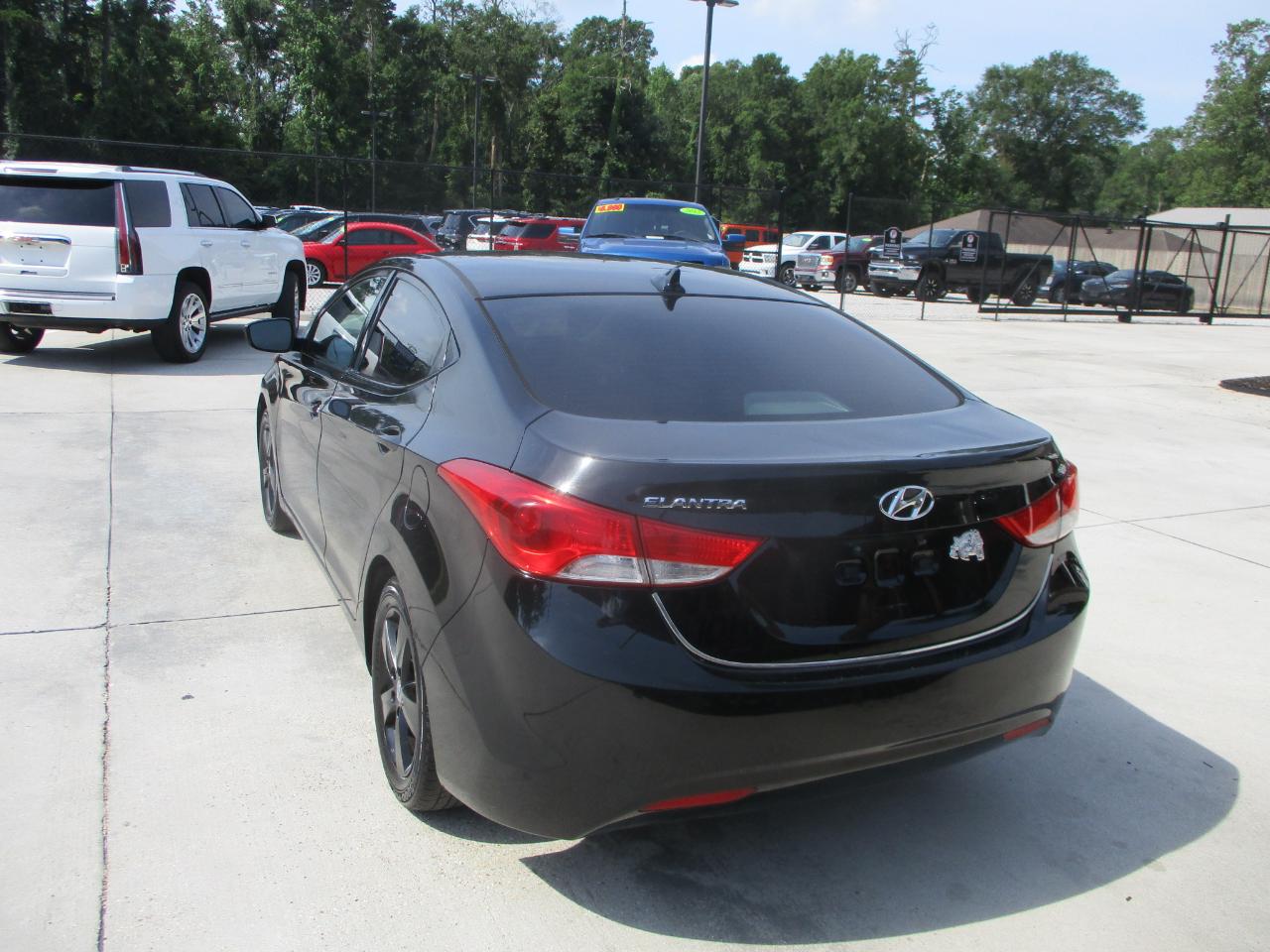 Hyundai Elantra GLS M/T 2013