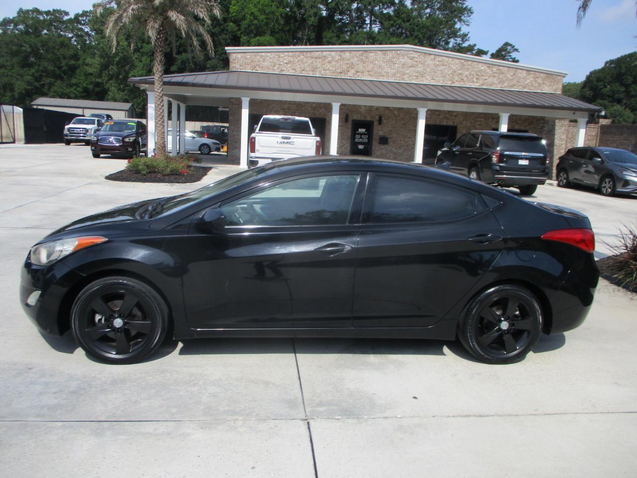 Hyundai Elantra GLS M/T 2013