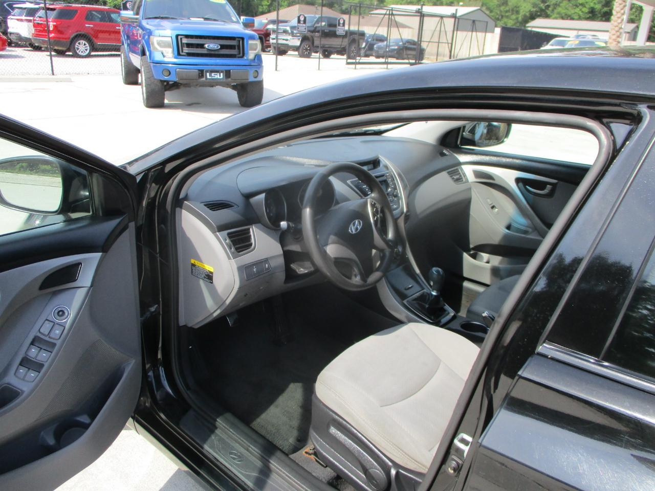 Hyundai Elantra GLS M/T 2013