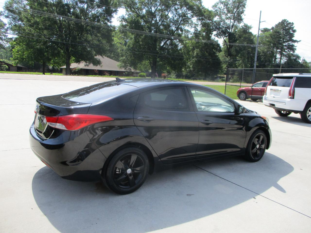 Hyundai Elantra GLS M/T 2013
