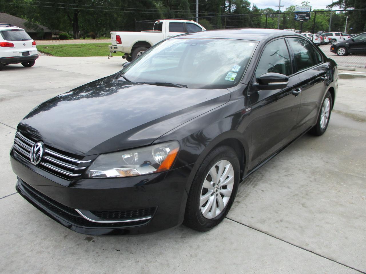 Volkswagen Passat 1.8T S AT 2014