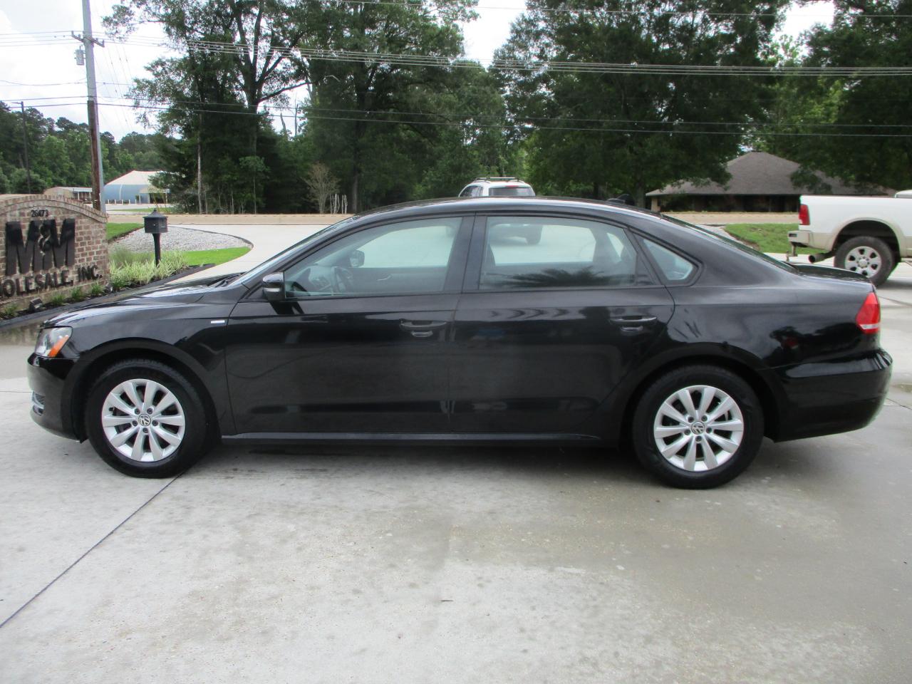 Volkswagen Passat 1.8T S AT 2014