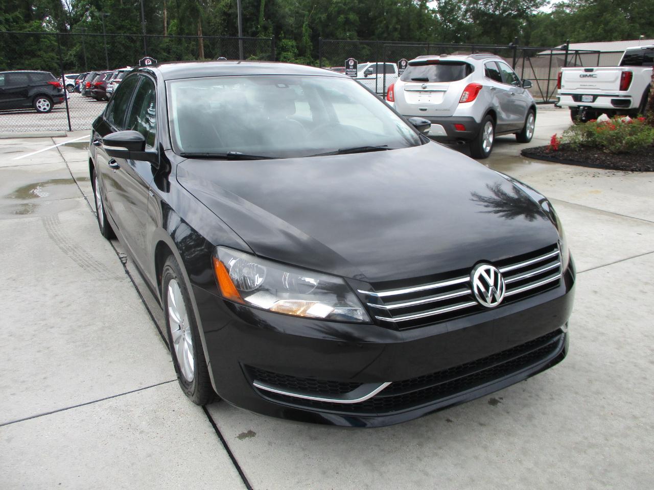 Volkswagen Passat 1.8T S AT 2014