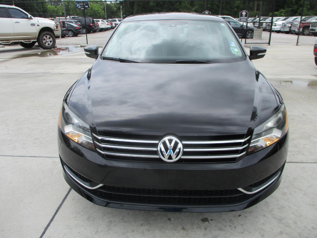 Volkswagen Passat 1.8T S AT 2014