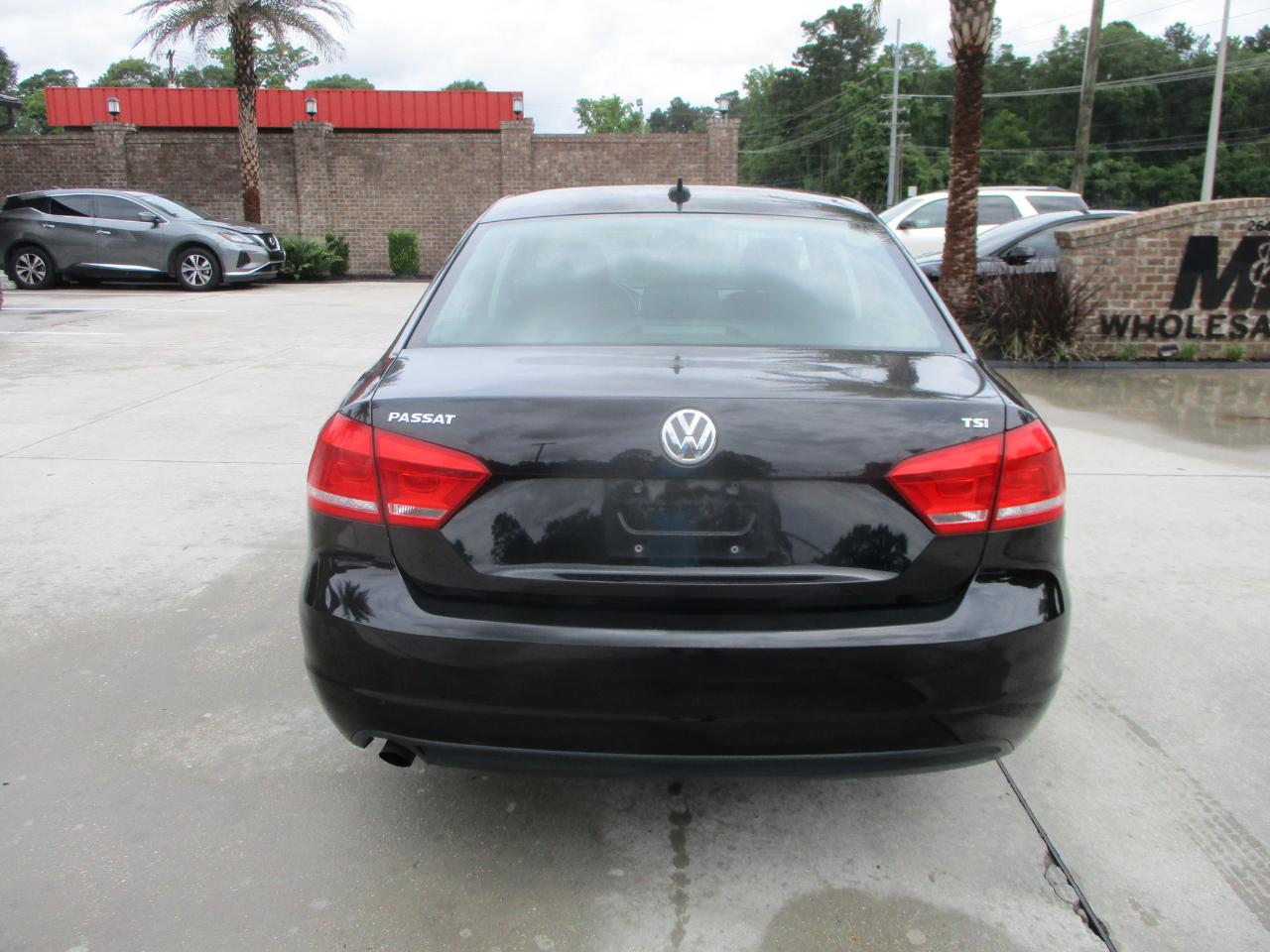Volkswagen Passat 1.8T S AT 2014