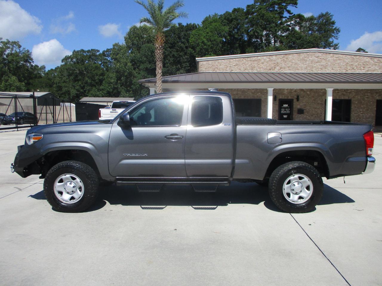 Toyota Tacoma SR5 Access Cab 6' Bed I4 4x4 AT (Natl) 2017