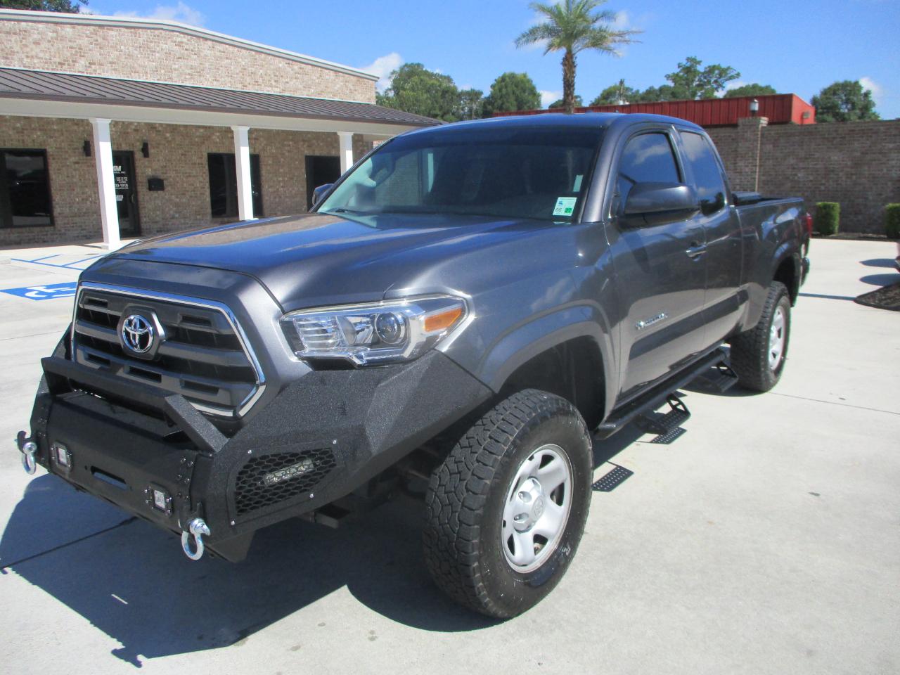 Toyota Tacoma SR5 Access Cab 6' Bed I4 4x4 AT (Natl) 2017