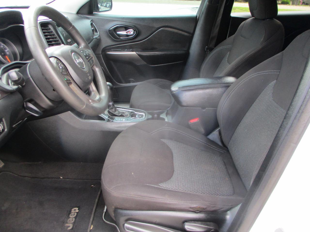 Jeep Cherokee Latitude FWD 2019