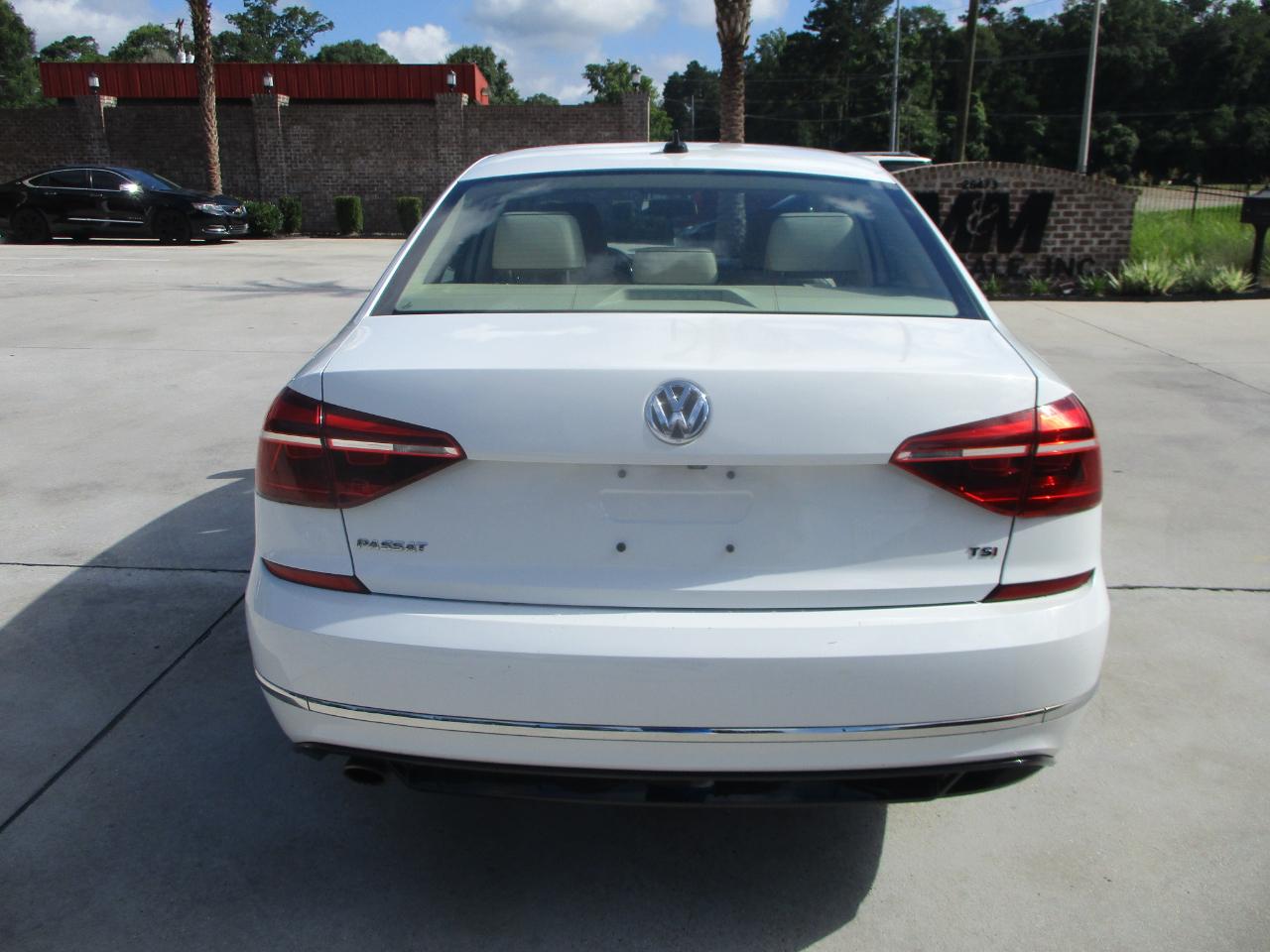 Volkswagen Passat R-Line Auto 2018