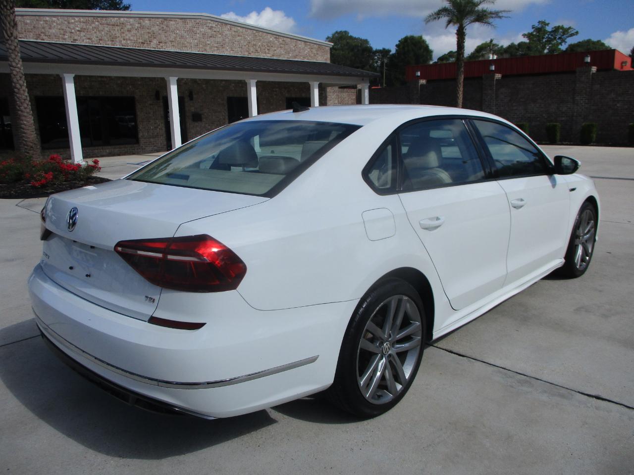 Volkswagen Passat R-Line Auto 2018