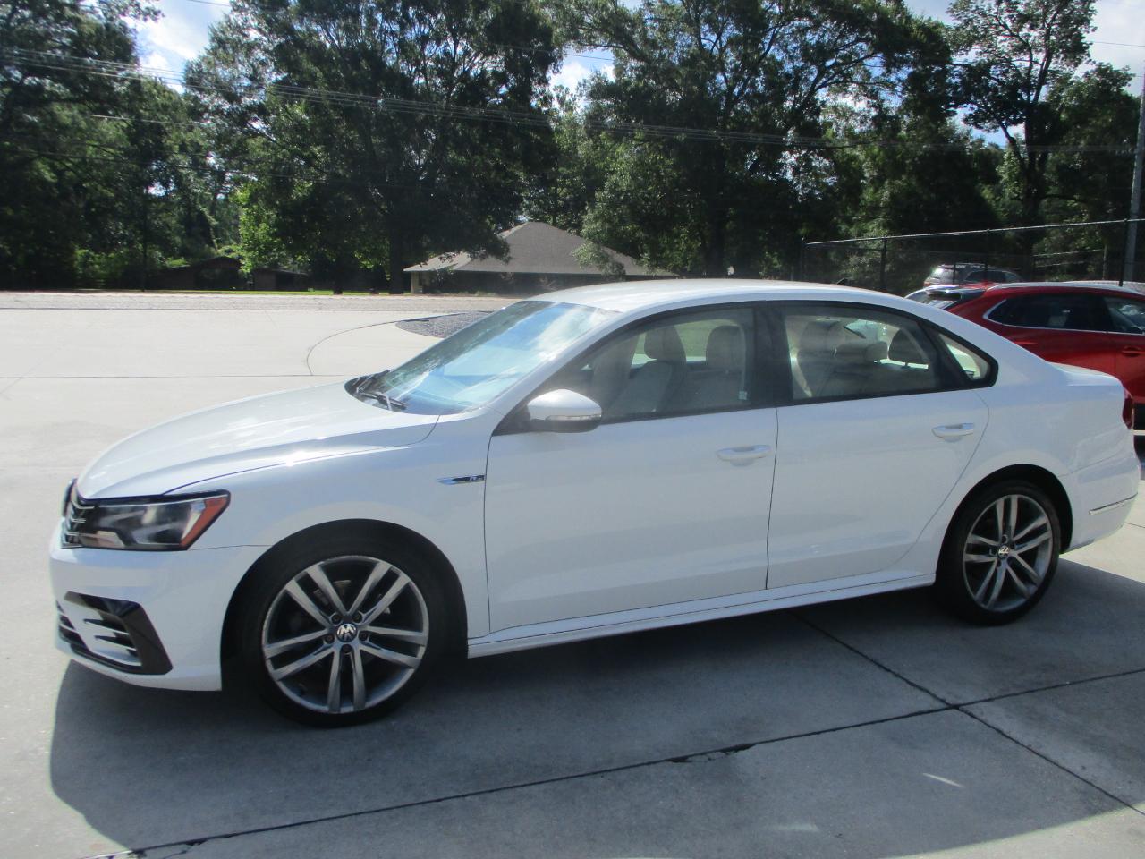 Volkswagen Passat R-Line Auto 2018