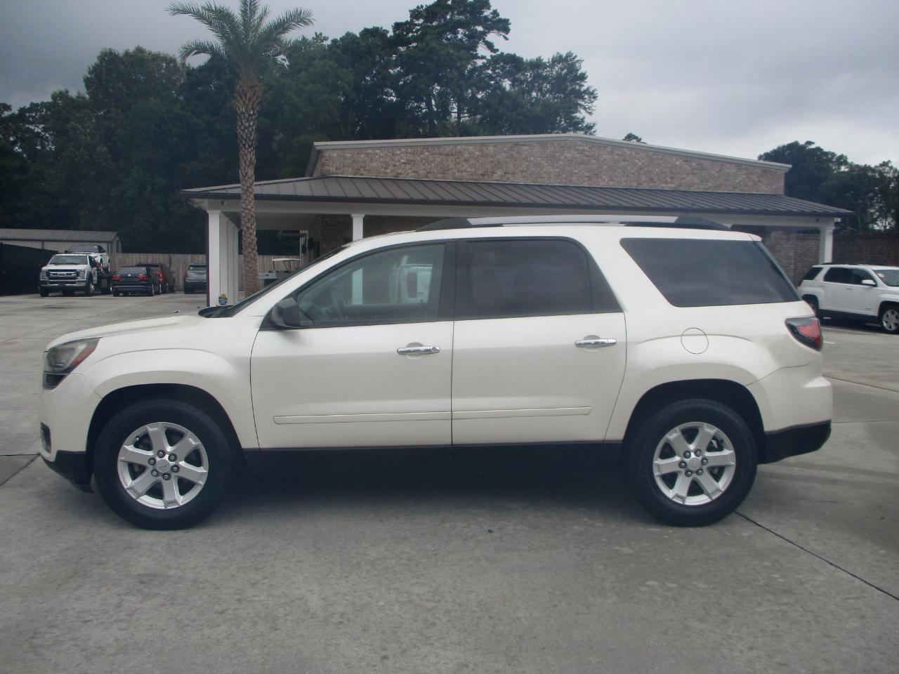 GMC Acadia FWD 4dr SLE w/SLE-1 2015