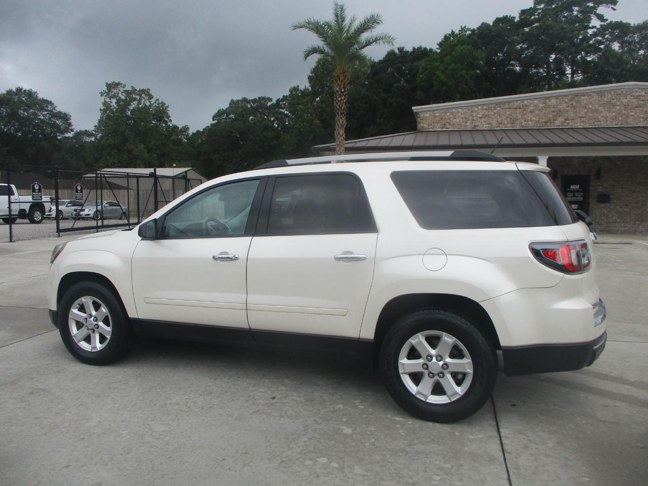 GMC Acadia FWD 4dr SLE w/SLE-1 2015