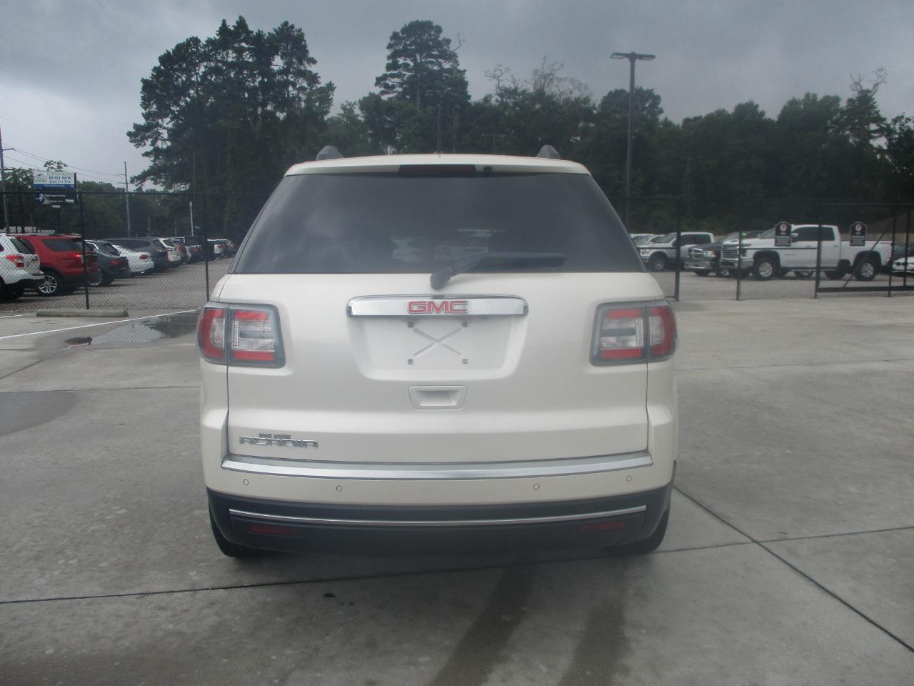GMC Acadia FWD 4dr SLE w/SLE-1 2015