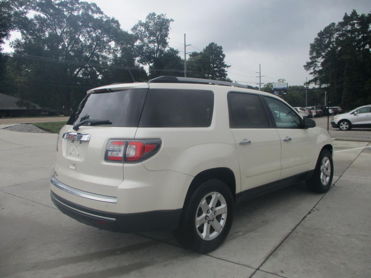 GMC Acadia FWD 4dr SLE w/SLE-1 2015